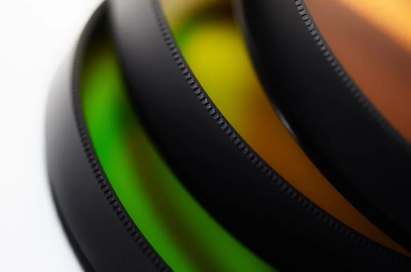 Calibration Blind Spots: How Polarizing Filter Science Creates a Hidden Gap Between Your Projector's Color Reading and Your Eyes