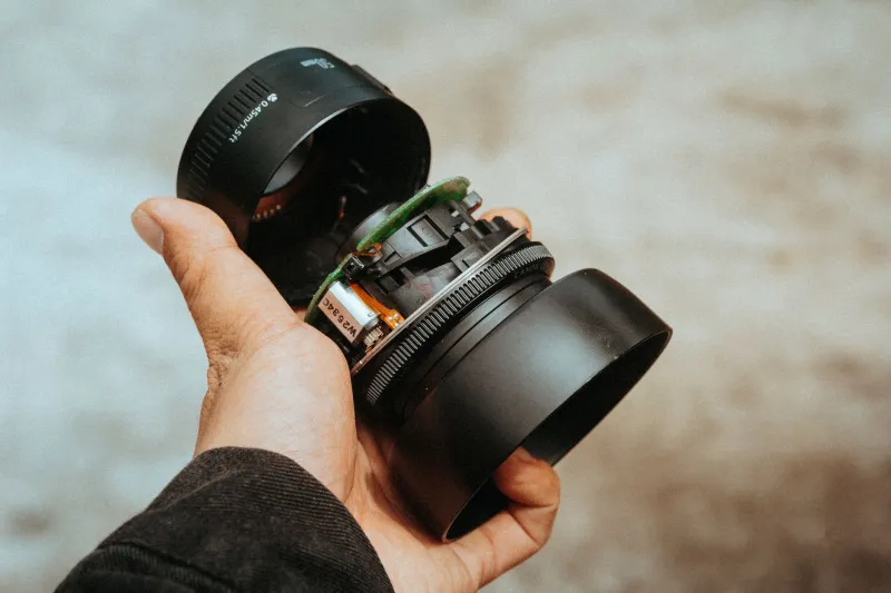 Moisture's Quiet Assault: What Humidity Cycles Do to Your LCD Projector's Polarizing Filters
